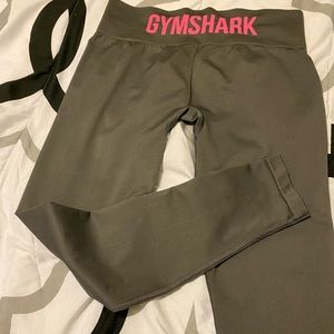 NWT GYMSHARK MID RISE LEGGING